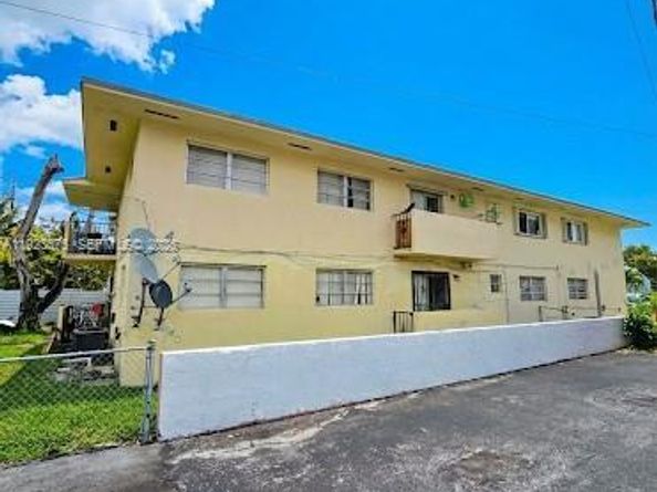 1939 SW 5th St 4, Miami FL 33135
