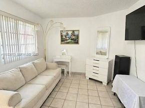 1939 SW 5th St 4, Miami FL 33135