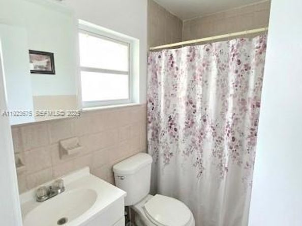 1939 SW 5th St 4, Miami FL 33135