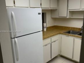 400 Commodore Dr 108, Plantation FL 33325