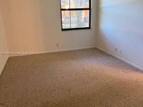 400 Commodore Dr 108, Plantation FL 33325