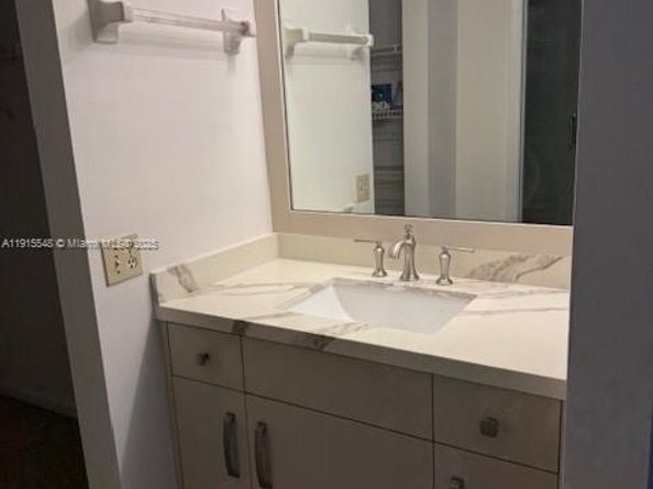 400 Commodore Dr 108, Plantation FL 33325