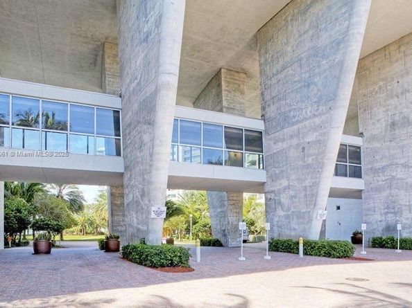 1500 Bay Rd 932S, Miami Beach FL 33139