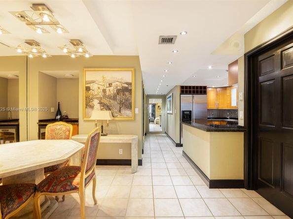 1717 N Bayshore Dr A3042, Miami FL 33132