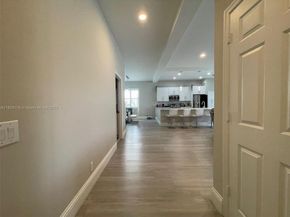 1087 Chenille Cir, Weston FL 33327