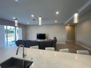 1087 Chenille Cir, Weston FL 33327