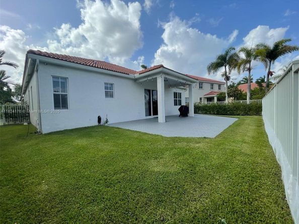 1087 Chenille Cir, Weston FL 33327
