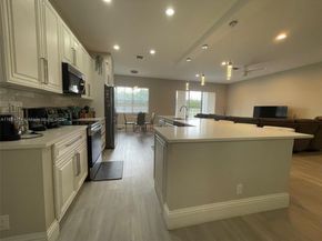 1087 Chenille Cir, Weston FL 33327