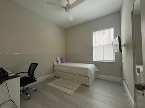 1087 Chenille Cir, Weston FL 33327
