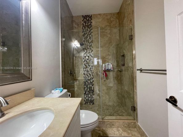 1087 Chenille Cir, Weston FL 33327