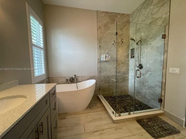 1087 Chenille Cir, Weston FL 33327