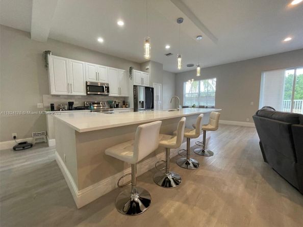 1087 Chenille Cir, Weston FL 33327