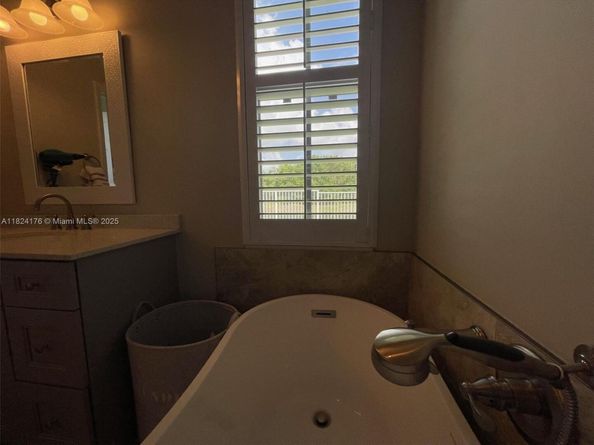 1087 Chenille Cir, Weston FL 33327