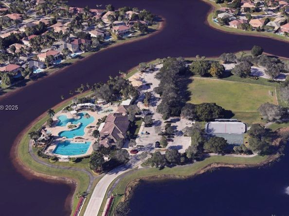 1087 Chenille Cir, Weston FL 33327