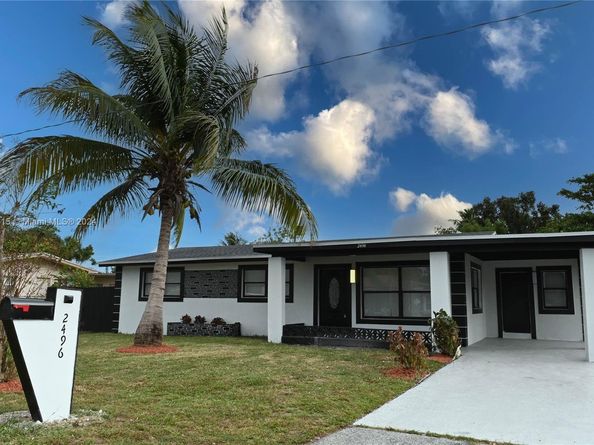 2496 SW 8th St, Fort Lauderdale FL 33312