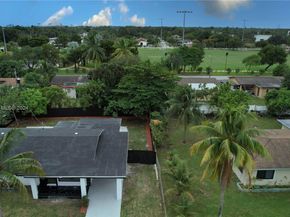 2496 SW 8th St, Fort Lauderdale FL 33312