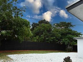 2496 SW 8th St, Fort Lauderdale FL 33312