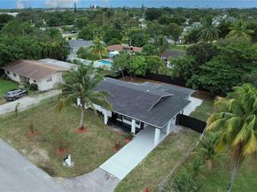 2496 SW 8th St, Fort Lauderdale FL 33312