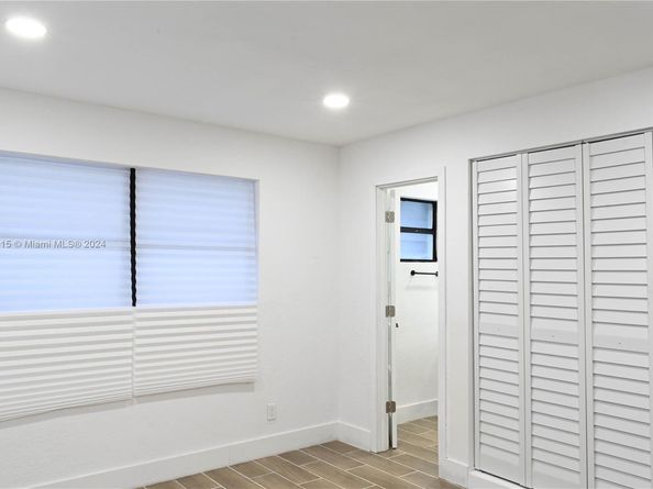 2496 SW 8th St, Fort Lauderdale FL 33312
