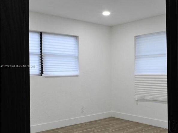 2496 SW 8th St, Fort Lauderdale FL 33312
