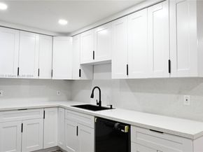2496 SW 8th St, Fort Lauderdale FL 33312