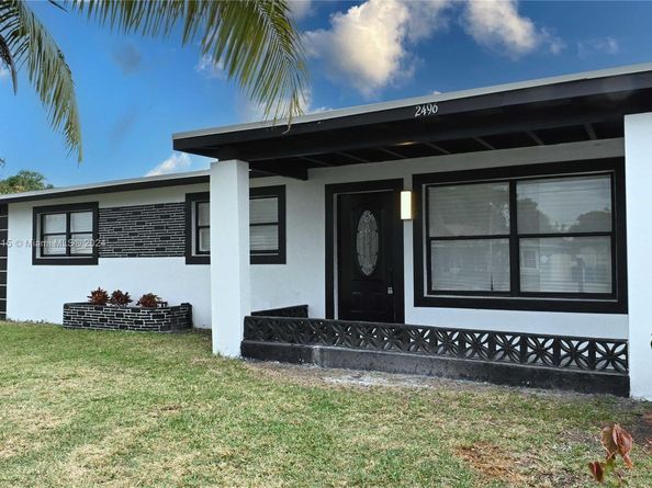 2496 SW 8th St, Fort Lauderdale FL 33312