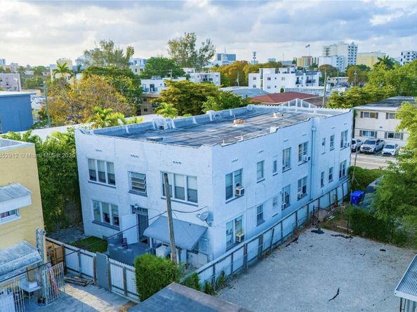 720 SW 5th St, Miami FL 33130