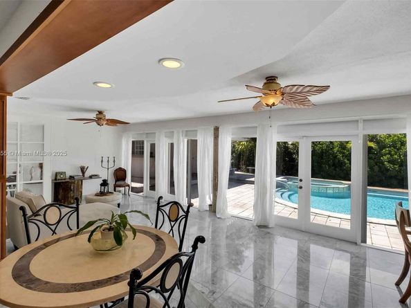 7080 SW 98th Ave, Miami FL 33173