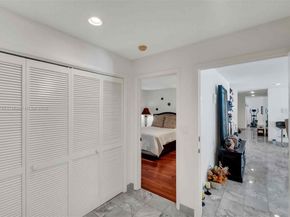 7080 SW 98th Ave, Miami FL 33173