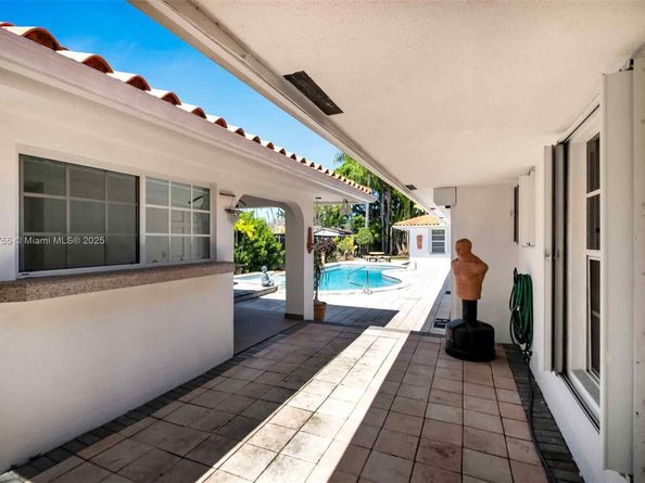7080 SW 98th Ave, Miami FL 33173