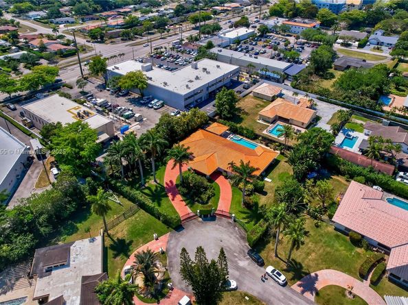 7080 SW 98th Ave, Miami FL 33173