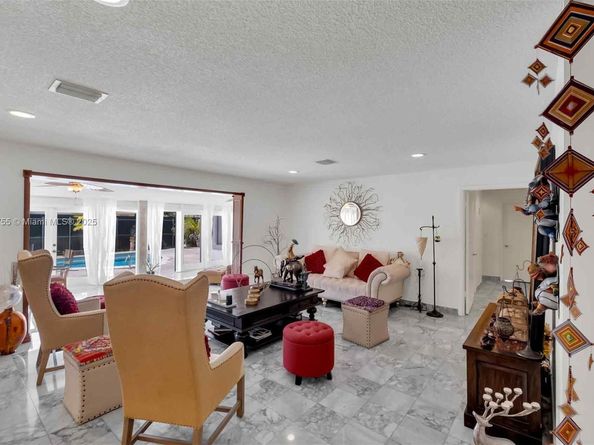 7080 SW 98th Ave, Miami FL 33173