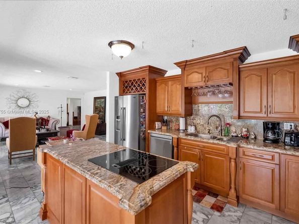 7080 SW 98th Ave, Miami FL 33173