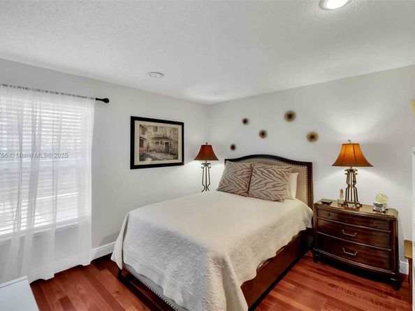 7080 SW 98th Ave, Miami FL 33173