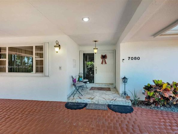 7080 SW 98th Ave, Miami FL 33173