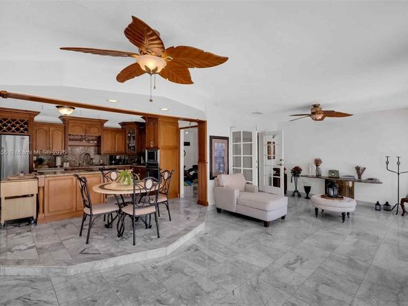 7080 SW 98th Ave, Miami FL 33173