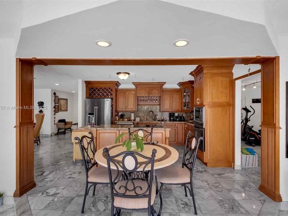 7080 SW 98th Ave, Miami FL 33173