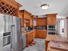 7080 SW 98th Ave, Miami FL 33173
