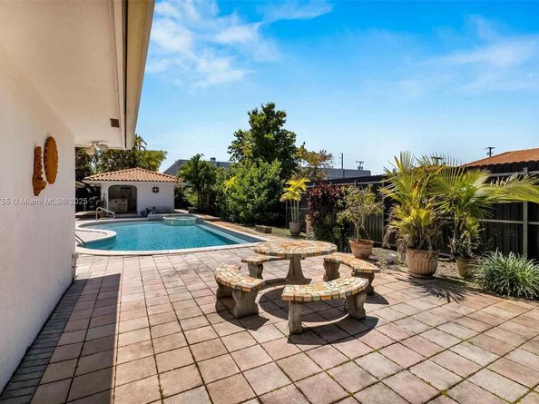 7080 SW 98th Ave, Miami FL 33173