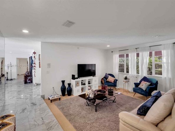 7080 SW 98th Ave, Miami FL 33173