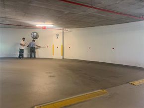 16385 Biscayne Blvd 1615, North Miami Beach FL 33160