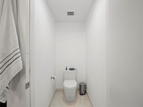 16385 Biscayne Blvd 1615, North Miami Beach FL 33160