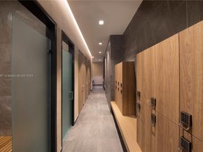 16385 Biscayne Blvd 1615, North Miami Beach FL 33160