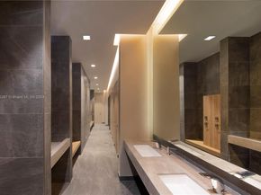 16385 Biscayne Blvd 1615, North Miami Beach FL 33160