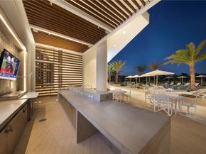 16385 Biscayne Blvd 1615, North Miami Beach FL 33160