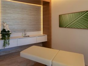 16385 Biscayne Blvd 1615, North Miami Beach FL 33160