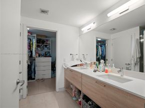 16385 Biscayne Blvd 1615, North Miami Beach FL 33160