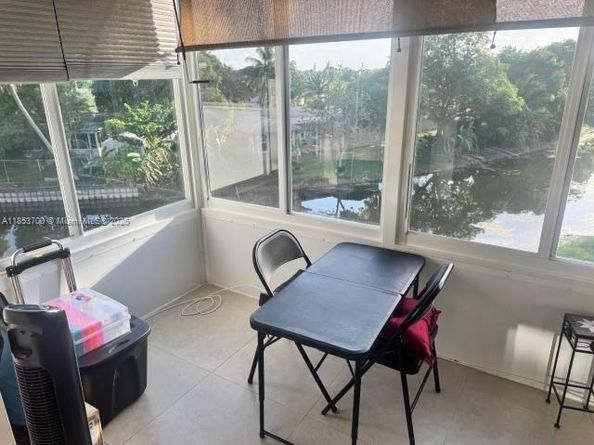 4270 NW 40th St 306, Lauderdale Lakes FL 33319