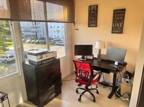 4270 NW 40th St 306, Lauderdale Lakes FL 33319