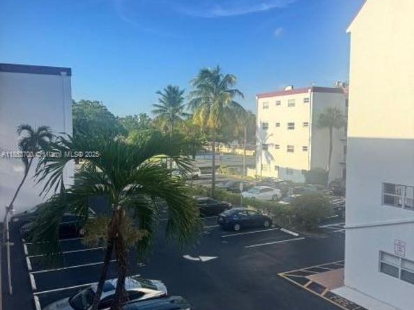 4270 NW 40th St 306, Lauderdale Lakes FL 33319